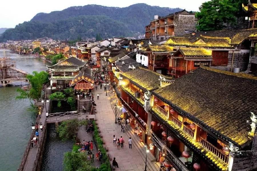 加入“陈浩南”郑伊健曾经比刘德华还红,为什么现在却不怎么出现在大众眼前了?,畅享知识星球平台的精彩内容!